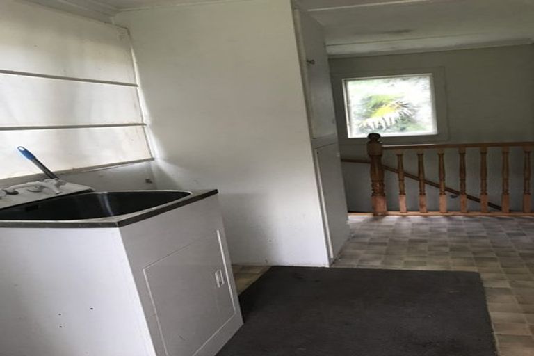 Photo of property in 233 Portage Road, Green Bay, Auckland, 0604