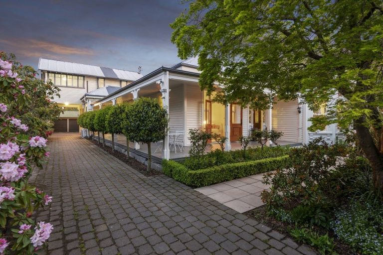 Photo of property in 112 Leinster Road, Merivale, Christchurch, 8014