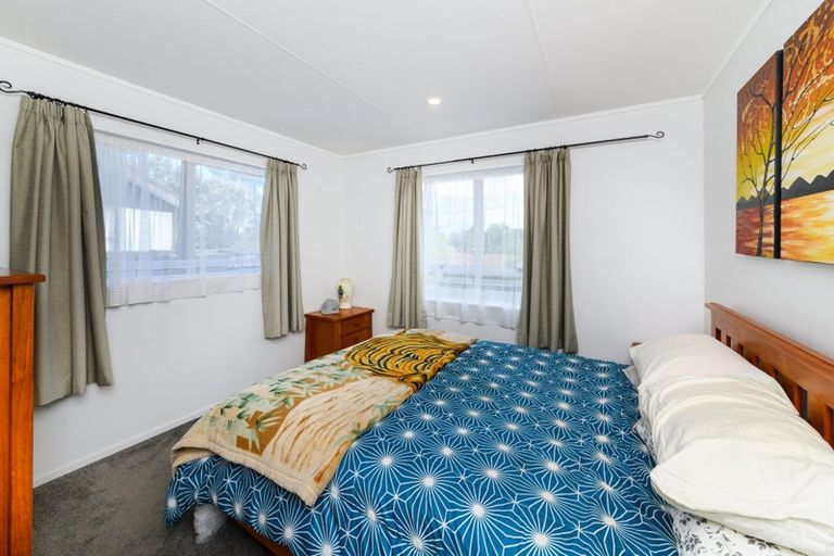 Photo of property in 2 Grant Place, Awapuni, Palmerston North, 4412