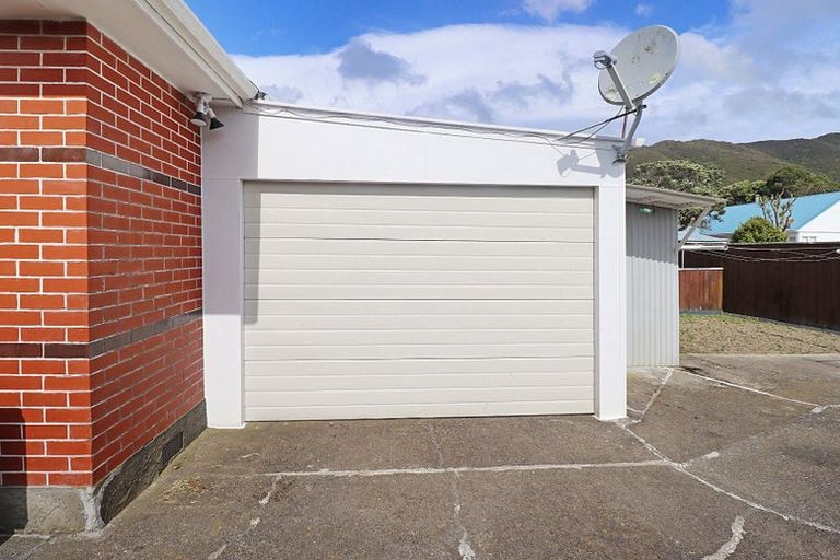 Photo of property in 4 Heather Grove, Fairfield, Lower Hutt, 5011