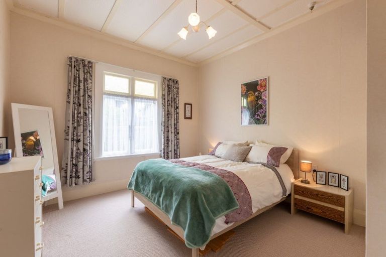 Photo of property in 16 Chamberlain Street, Dannevirke, 4930