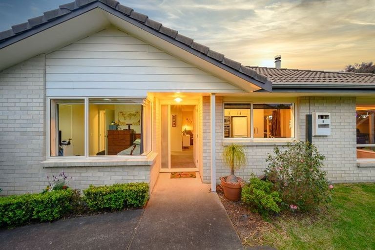 Photo of property in 1/84 Frank Nobilo Drive, Golflands, Auckland, 2013