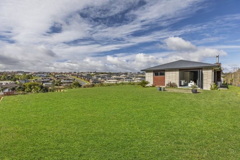 Photo of property in 8 Southill Way, Pyes Pa, Tauranga, 3112