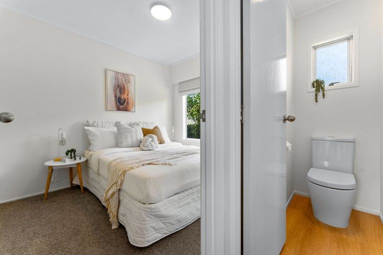 Photo of property in 2/43 Telstar Place, Beach Haven, Auckland, 0626