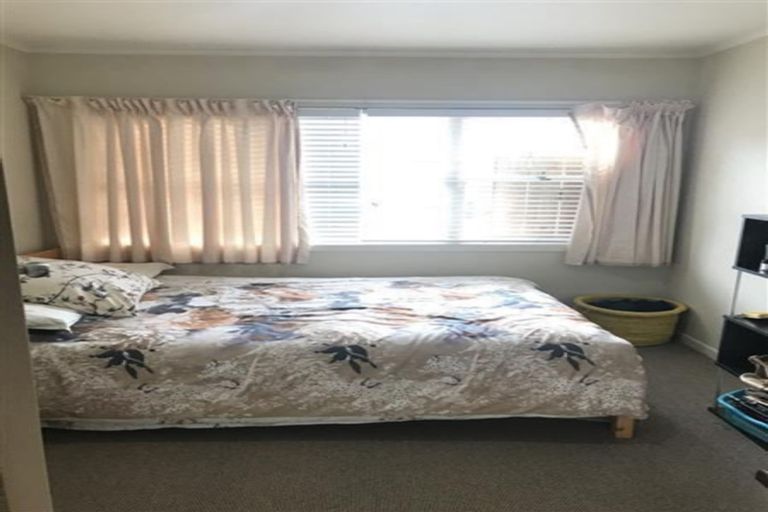 Photo of property in 1/23 Forrest Hill Road, Milford, Auckland, 0620