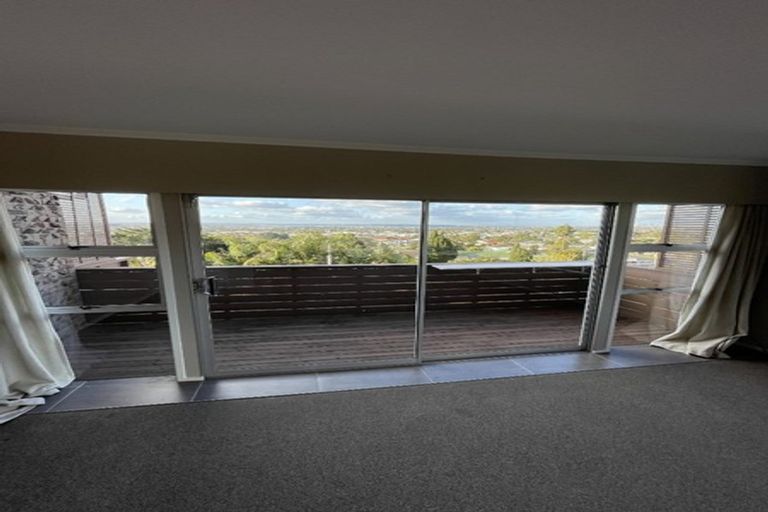 Photo of property in 5/60 West Coast Road, Glen Eden, Auckland, 0602