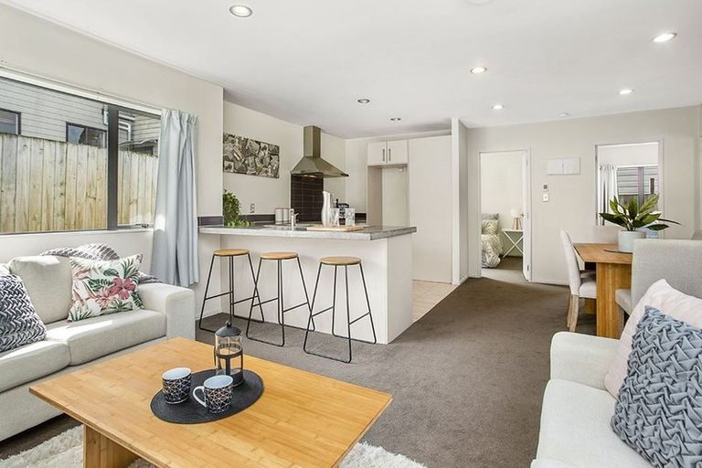 Photo of property in 115a Ennis Avenue, Pakuranga Heights, Auckland, 2010