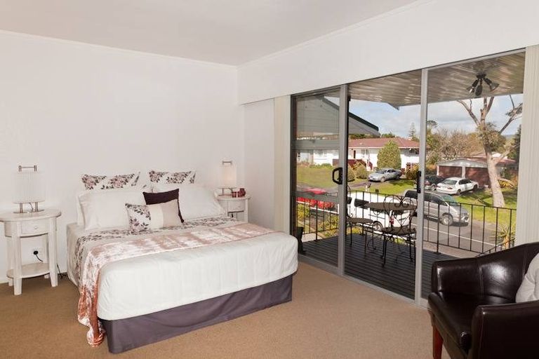 Photo of property in 1b South Pacific Place, Henderson, Auckland, 0612