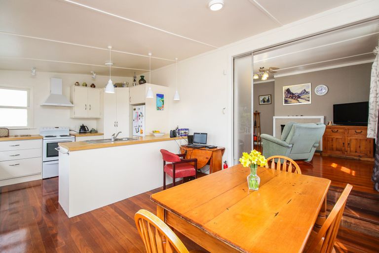 Photo of property in 309 Great North Road, Henderson, Auckland, 0612
