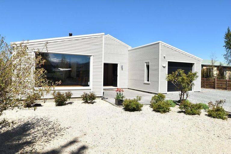 Photo of property in 77 Irishman Drive, Twizel, 7901