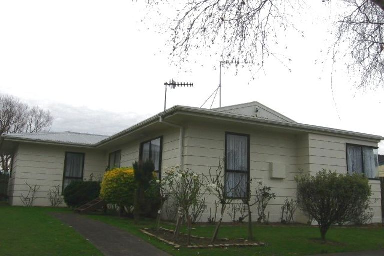 Photo of property in 1/91 Benmore Avenue, Cloverlea, Palmerston North, 4412