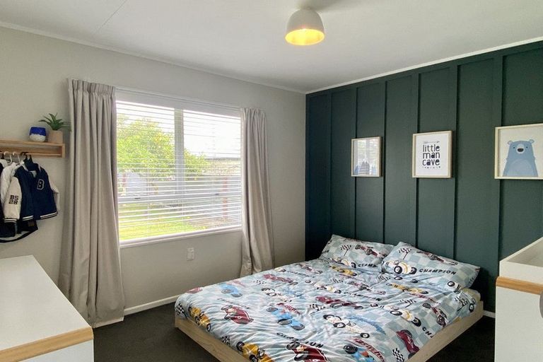 Photo of property in 127 Apollo Parade, Milson, Palmerston North, 4414