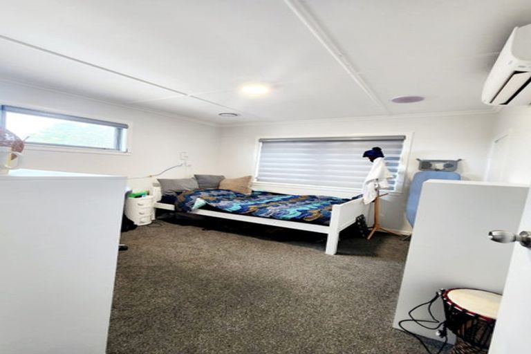 Photo of property in 63 Carlisle Road, Torbay, Auckland, 0630