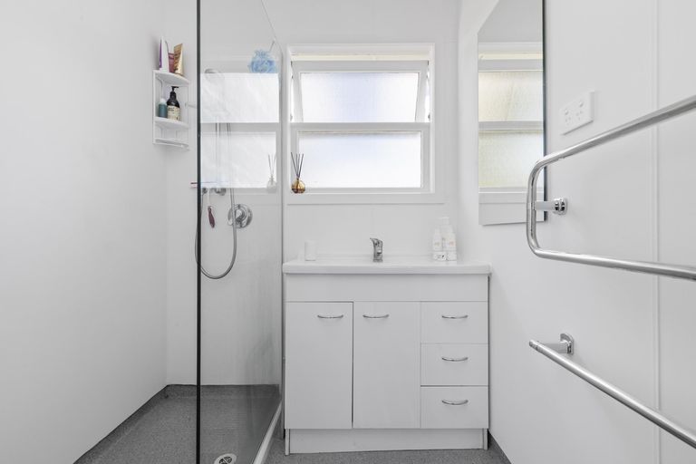 Photo of property in 1335 East Coast Road, Redvale, Albany, 0794