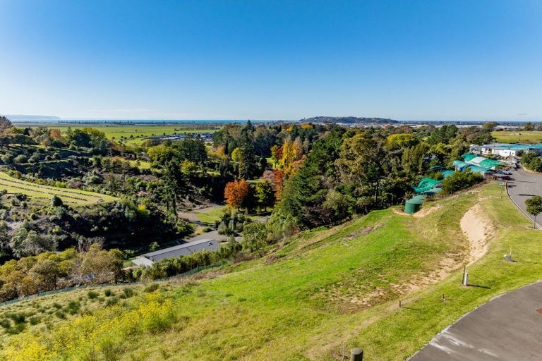 Photo of property in 86 Oak Road, Poraiti, Napier, 4112