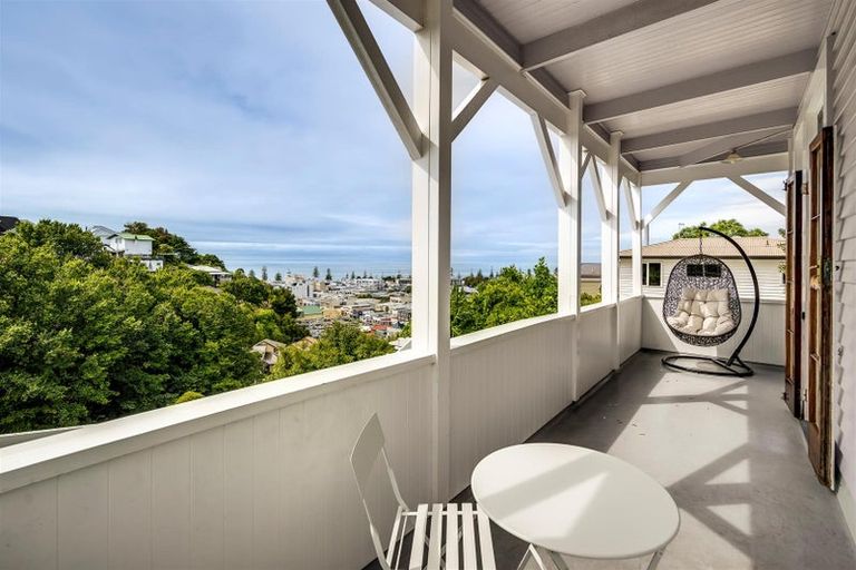 Photo of property in 11a Colenso Avenue, Hospital Hill, Napier, 4110