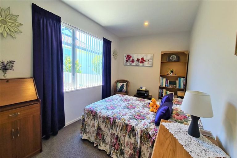 Photo of property in 120a Avondale Road, Avondale, Christchurch, 8061