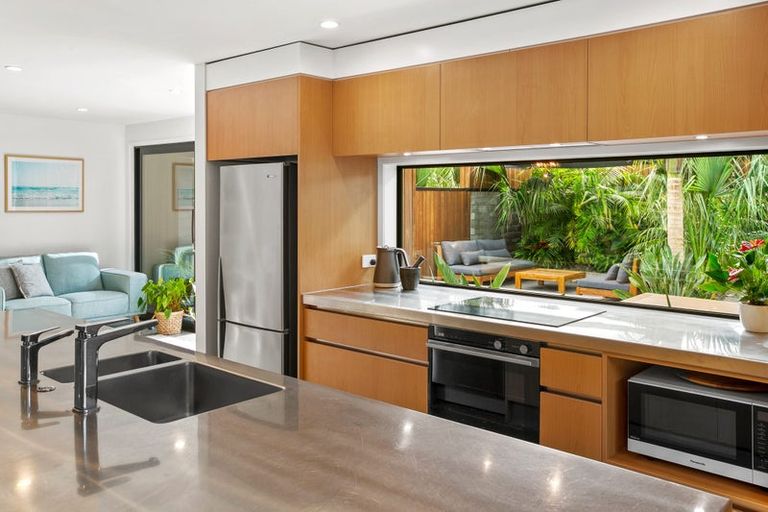 Photo of property in 7c Pipitea Place, Whalers Gate, New Plymouth, 4310