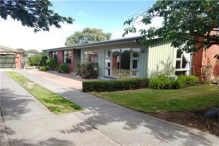 Photo of property in 14 Mason Place, Sockburn, Christchurch, 8042