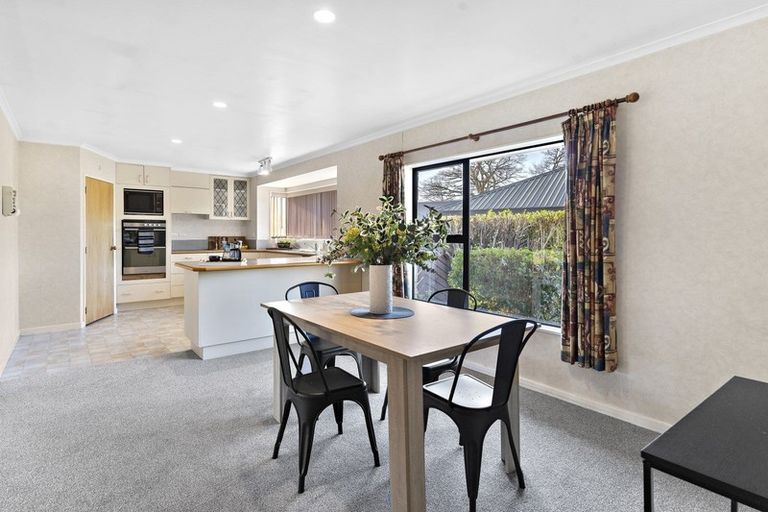 Photo of property in 7 Oak View Place, Greytown, 5712