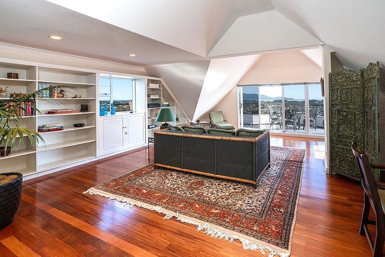 Photo of property in 105 Winara Avenue, Waikanae, 5036