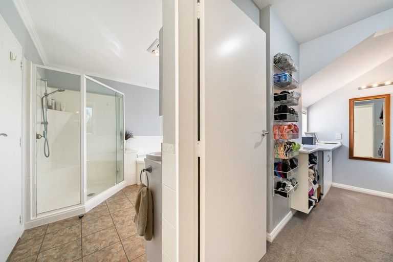 Photo of property in 77 Sunbrae Drive, Silverstream, Upper Hutt, 5019