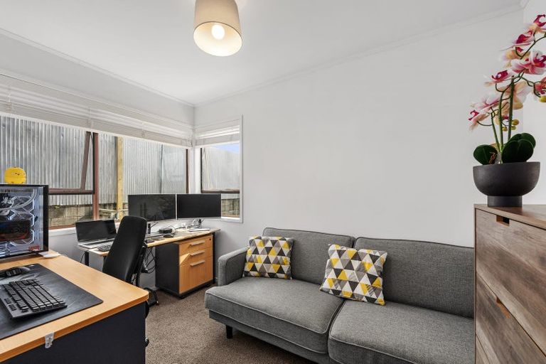 Photo of property in 3/100 Royal Road, Massey, Auckland, 0614