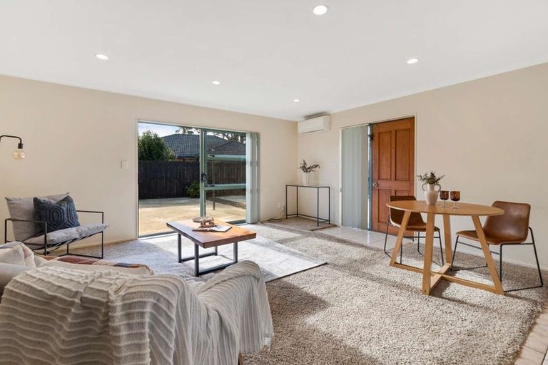 Photo of property in 14 Magnolia Drive, Waiuku, 2123