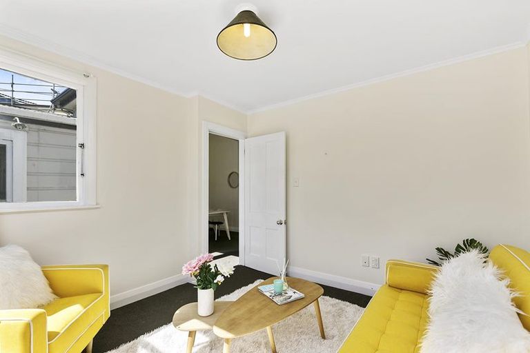 Photo of property in 2 Luxford Street, Berhampore, Wellington, 6023