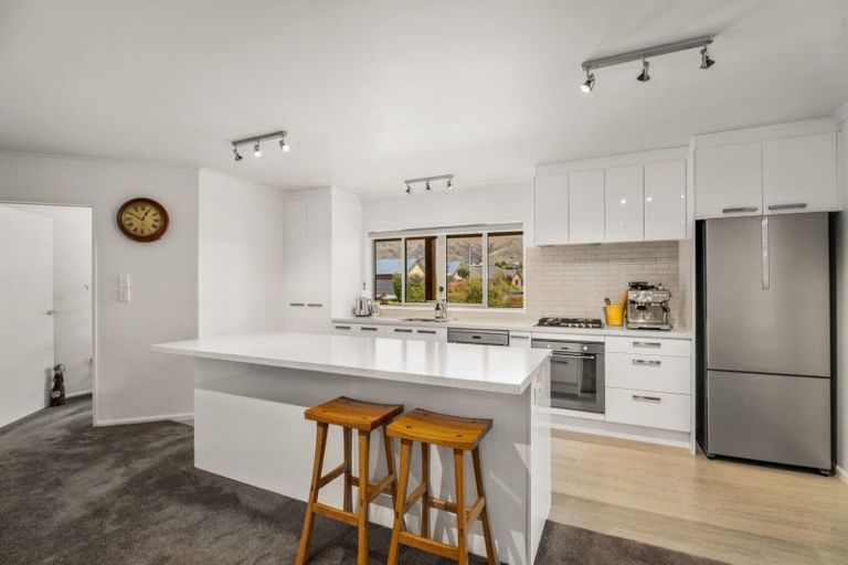 Photo of property in 115 Kings Drive, Wanaka, 9305