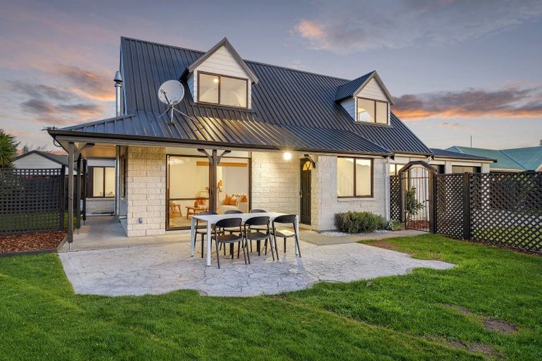 Photo of property in 9 Van Dieman Close, Templeton, Christchurch, 8042