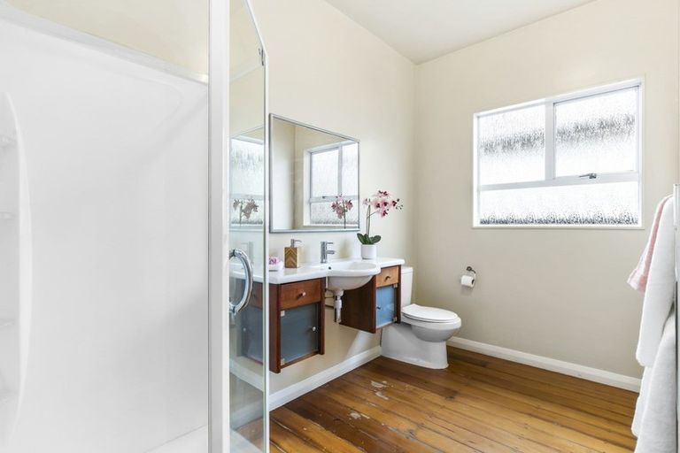 Photo of property in 11 Baldwin Street, Moera, Lower Hutt, 5010