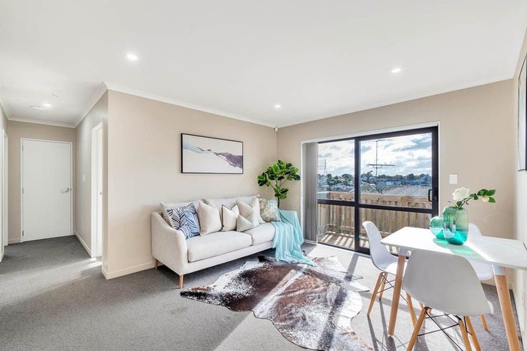 Photo of property in 285a Don Buck Road, Massey, Auckland, 0614