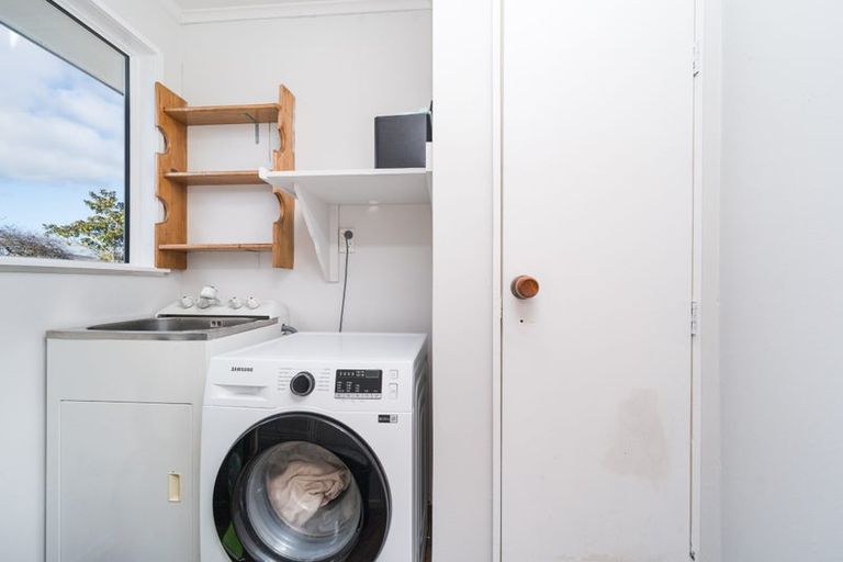 Photo of property in 22 Rhodes Drive, Kelvin Grove, Palmerston North, 4414