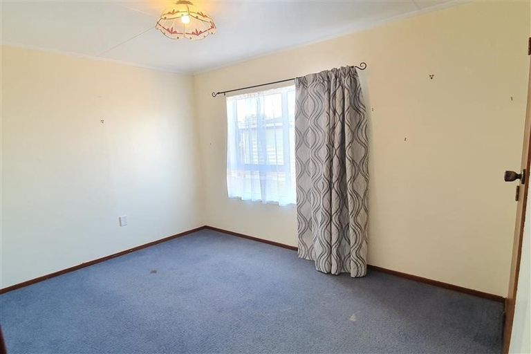 Photo of property in 1 Willowstream Grove, Cloverlea, Palmerston North, 4412