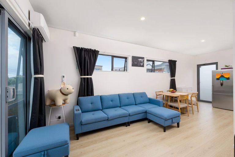 Photo of property in 2/35 Renata Crescent, Te Atatu Peninsula, Auckland, 0610