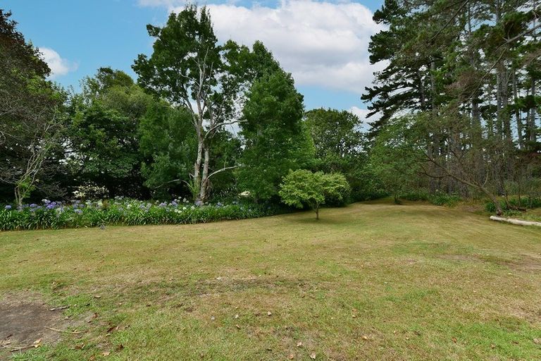 Photo of property in 1708 South Head Road, South Head, Helensville, 0874