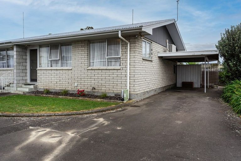Photo of property in 12 Kiwi Court, Roslyn, Palmerston North, 4414
