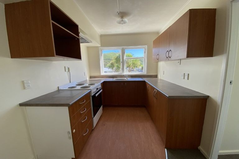 Photo of property in 95 Farmer Crescent, Taita, Lower Hutt, 5011