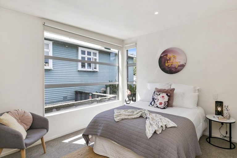 Photo of property in 4 Tiketike Way, Brooklyn, Wellington, 6021