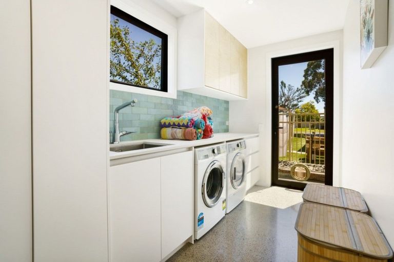 Photo of property in 103 Beach Road, Whangamata, 3620