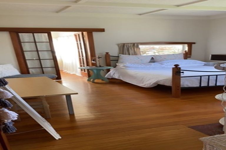 Photo of property in 385 Devonport Road, Tauranga South, Tauranga, 3112