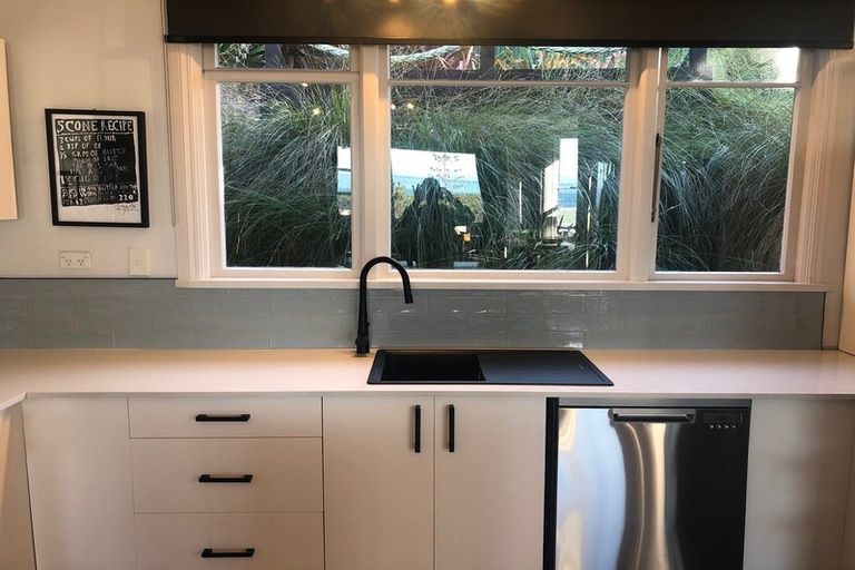 Photo of property in 17 Queen Street, Brighton, Dunedin, 9035