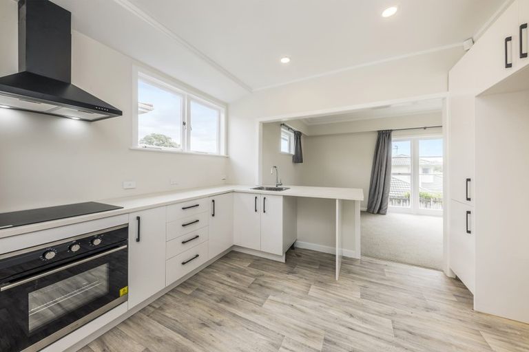 Photo of property in 26 Orams Road, Hillpark, Auckland, 2102