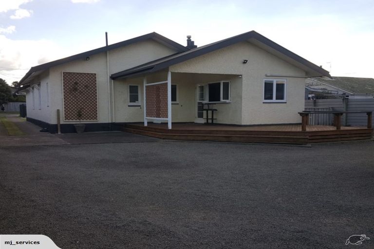 Photo of property in 75 Gonville Avenue, Gonville, Whanganui, 4501