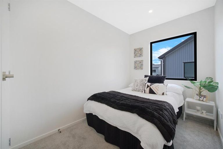 Photo of property in 73 Whare Kauri Road, Papakura, 2110
