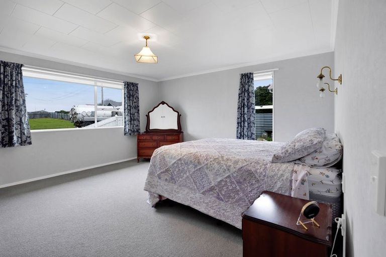 Photo of property in 11 Furlong Street, Hawera, 4610