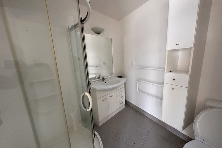 Photo of property in 30a Oakwood Grove, Eastern Beach, Auckland, 2012