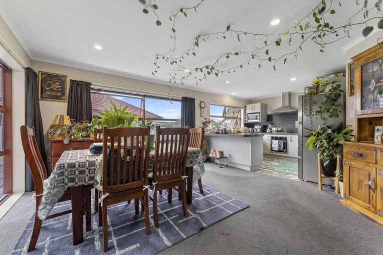 Photo of property in 52 Geneva Terrace, Kelvin Grove, Palmerston North, 4414