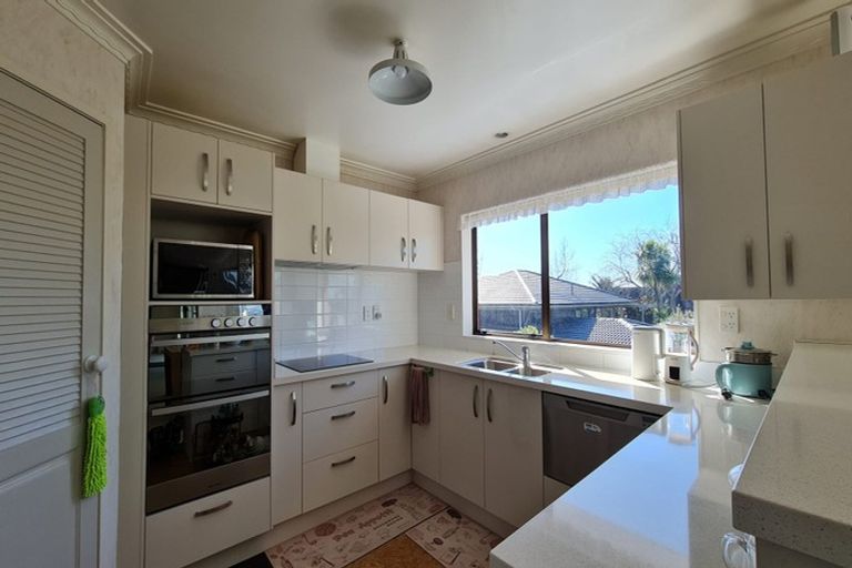 Photo of property in 1 Sunrise Lane, Te Atatu South, Auckland, 0610